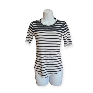 Banana Republic Blue and White Stripe Tee sz XS